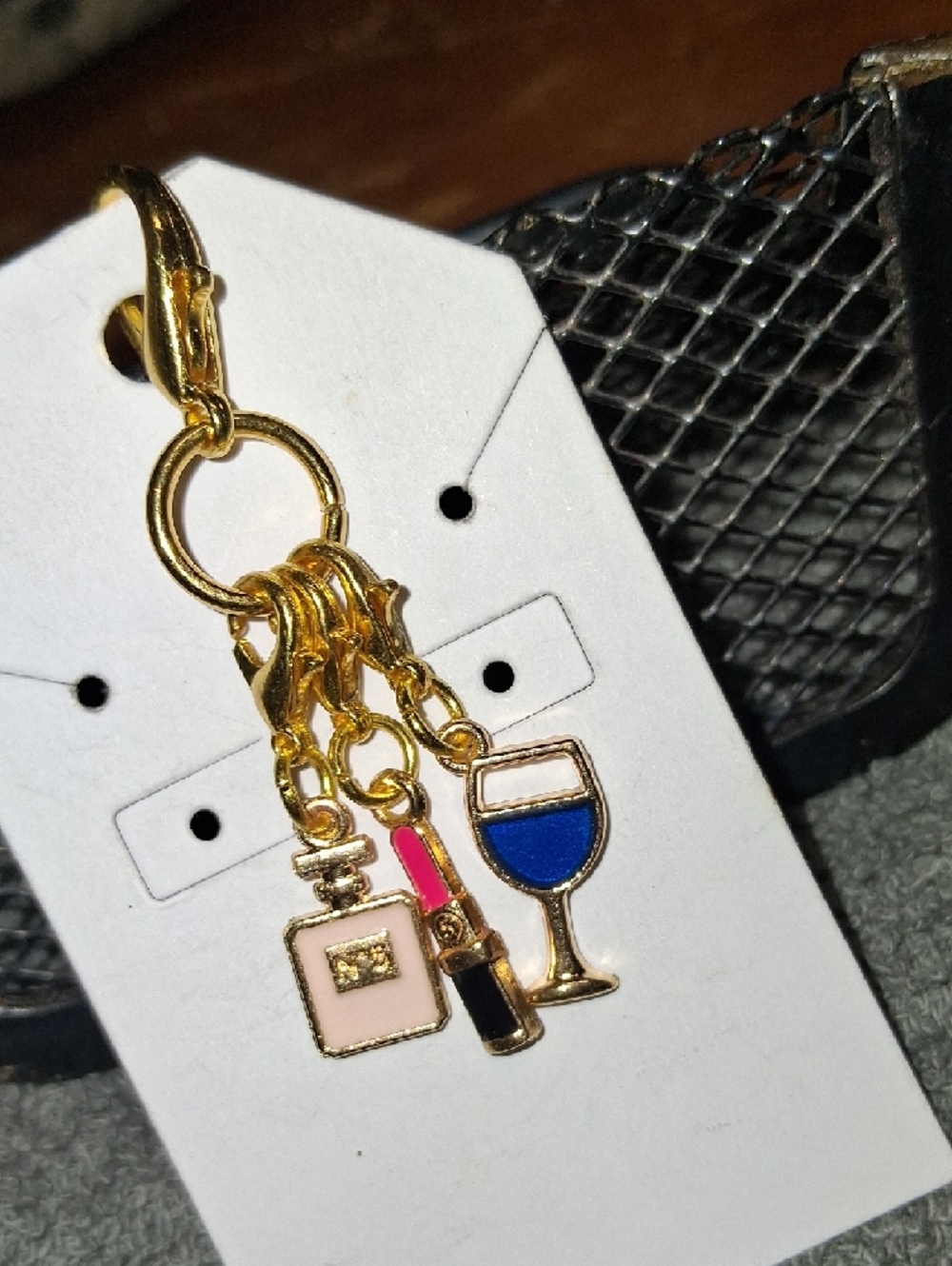 Gold Tone Makeup & Wine Charm Keycharm - Picture 4 of 4